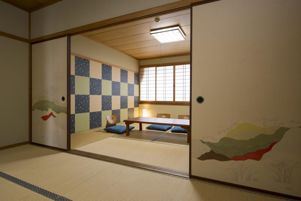 Green House Hiroshima Extérieur photo